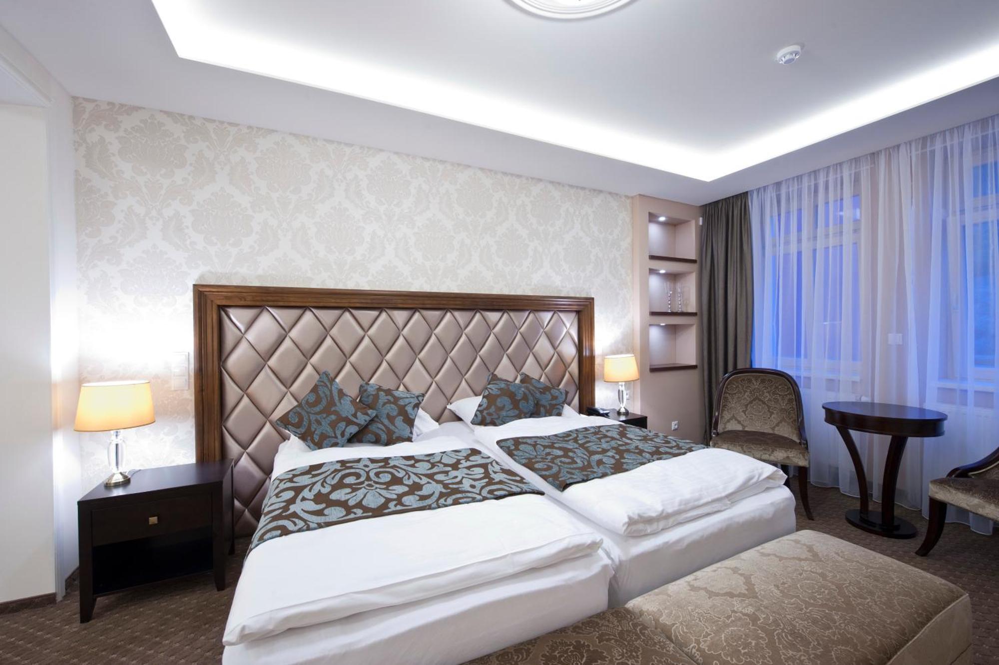Hotel Dvorana Karlovy Vary Extérieur photo