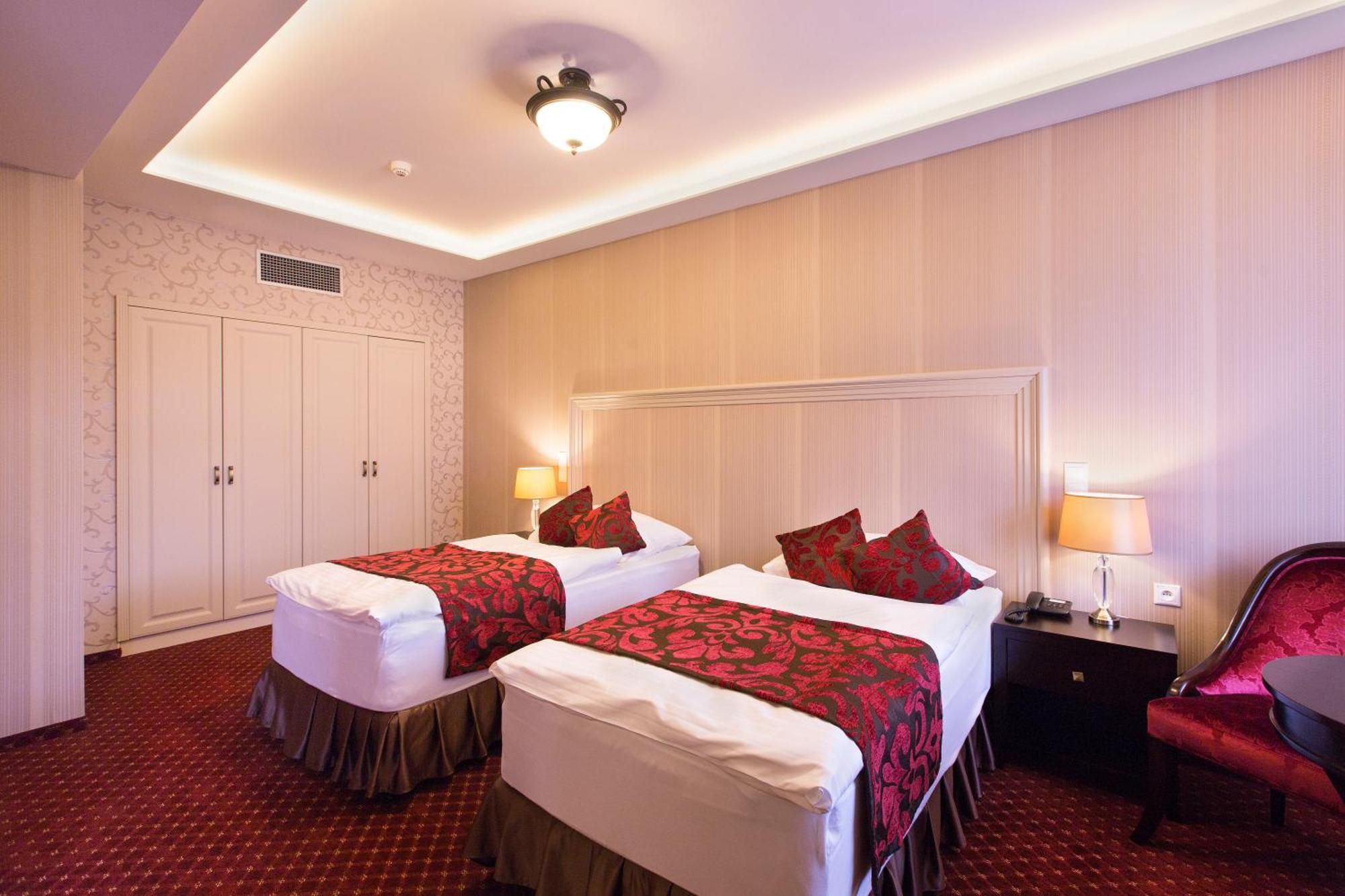 Hotel Dvorana Karlovy Vary Extérieur photo