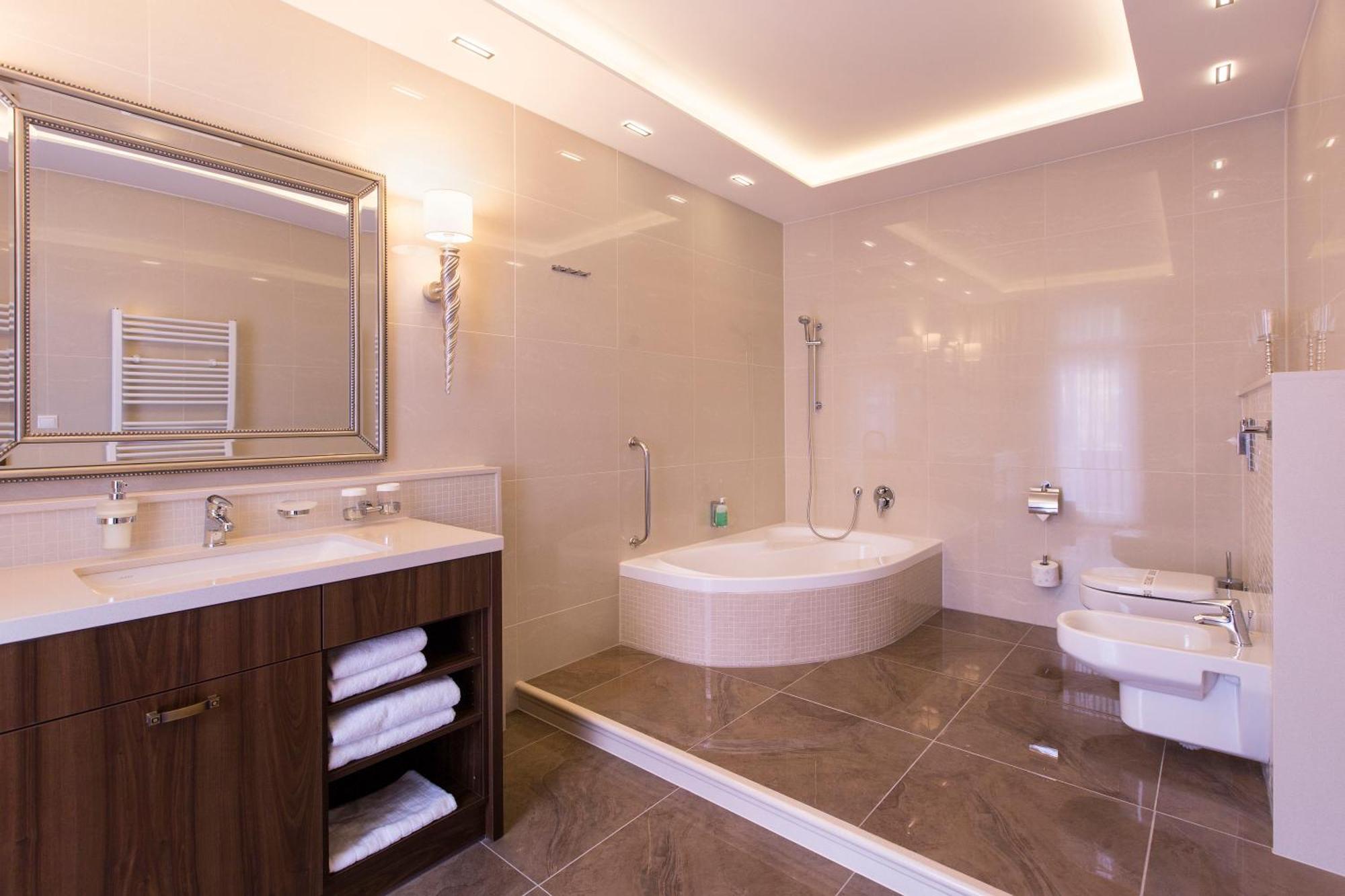 Hotel Dvorana Karlovy Vary Extérieur photo