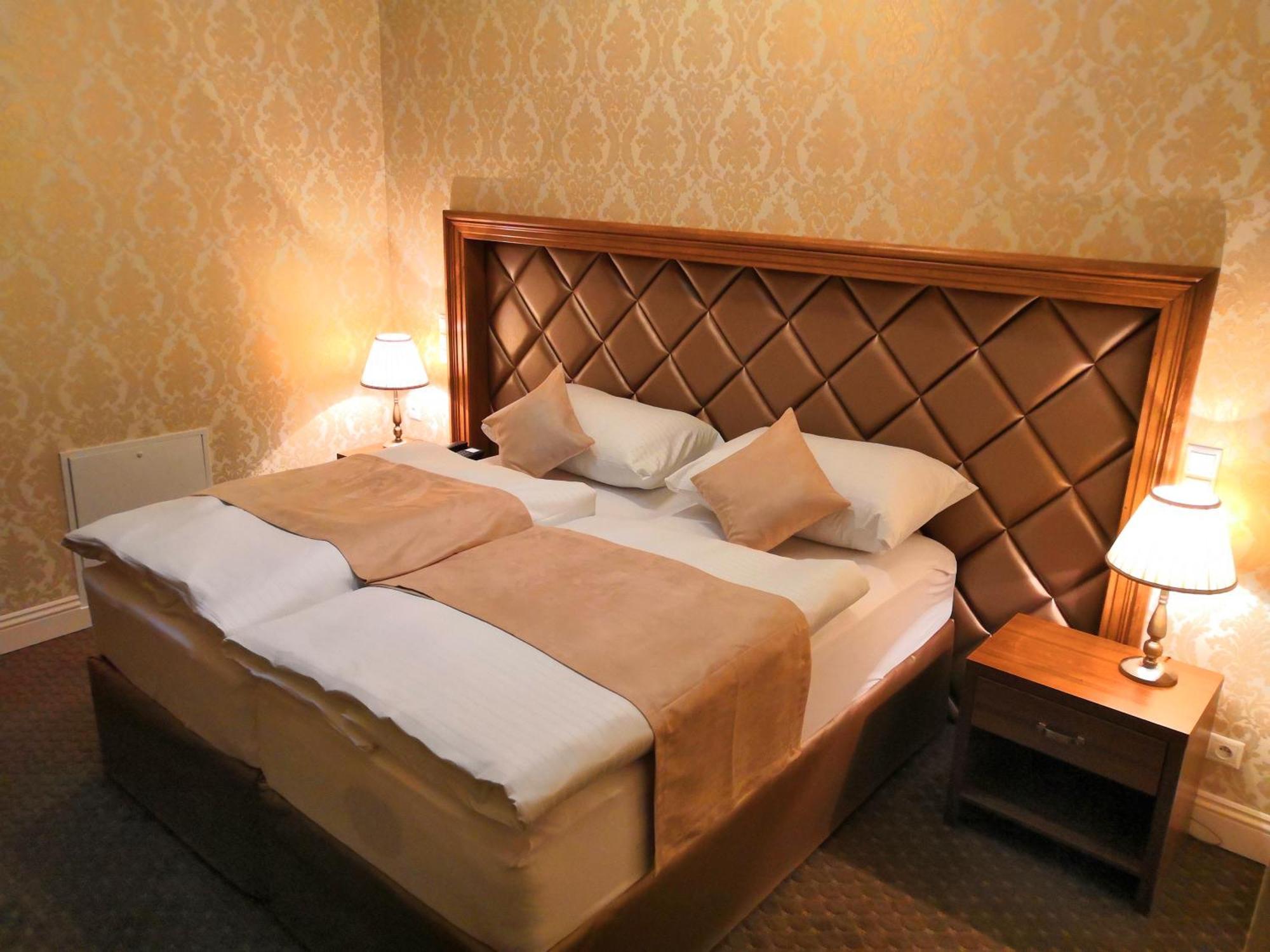 Hotel Dvorana Karlovy Vary Extérieur photo