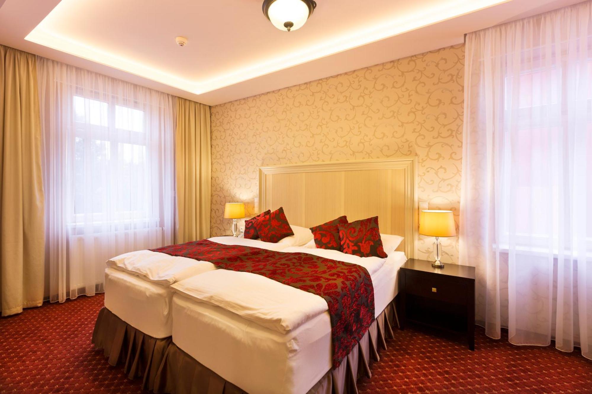 Hotel Dvorana Karlovy Vary Extérieur photo