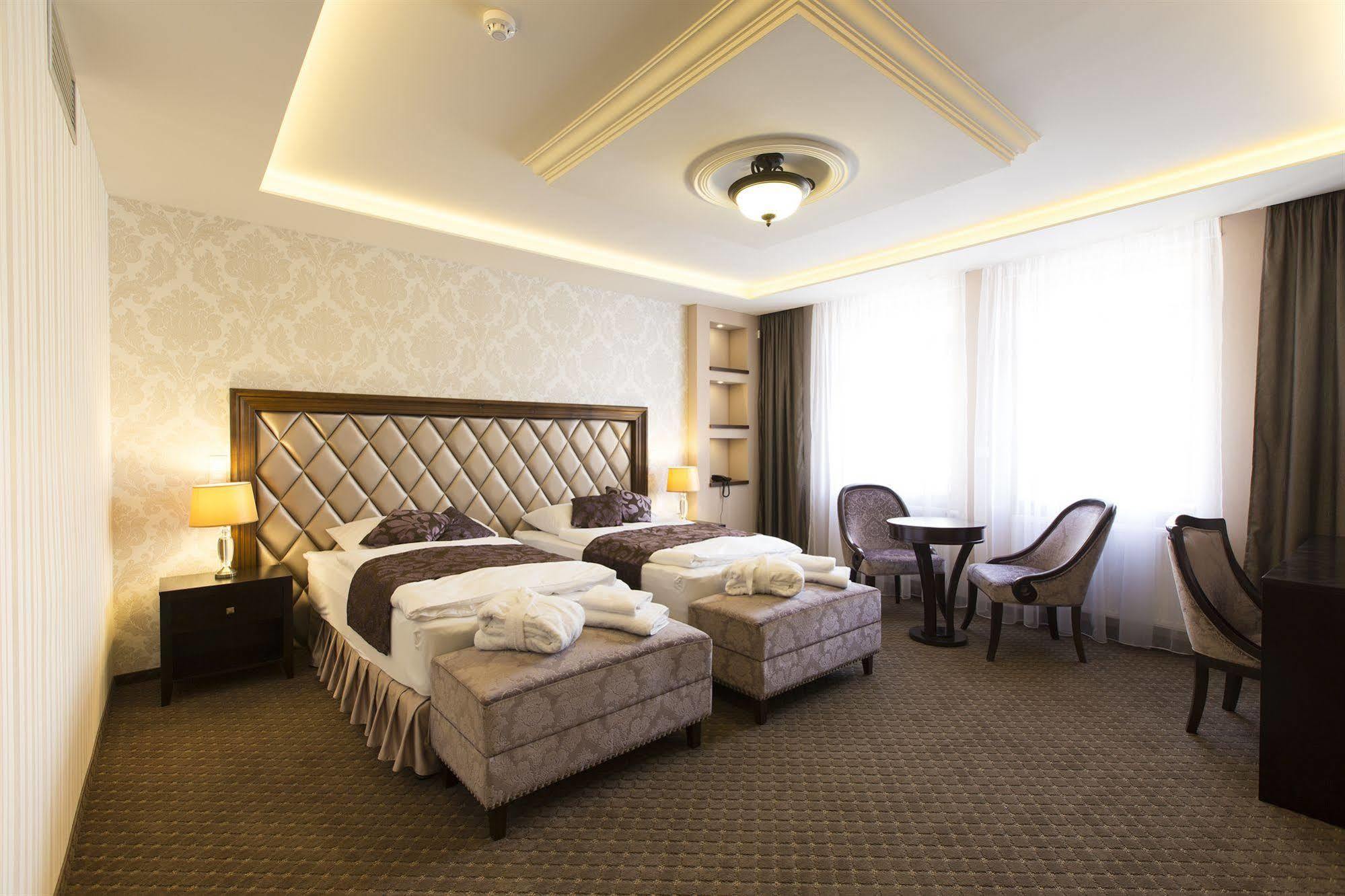 Hotel Dvorana Karlovy Vary Extérieur photo