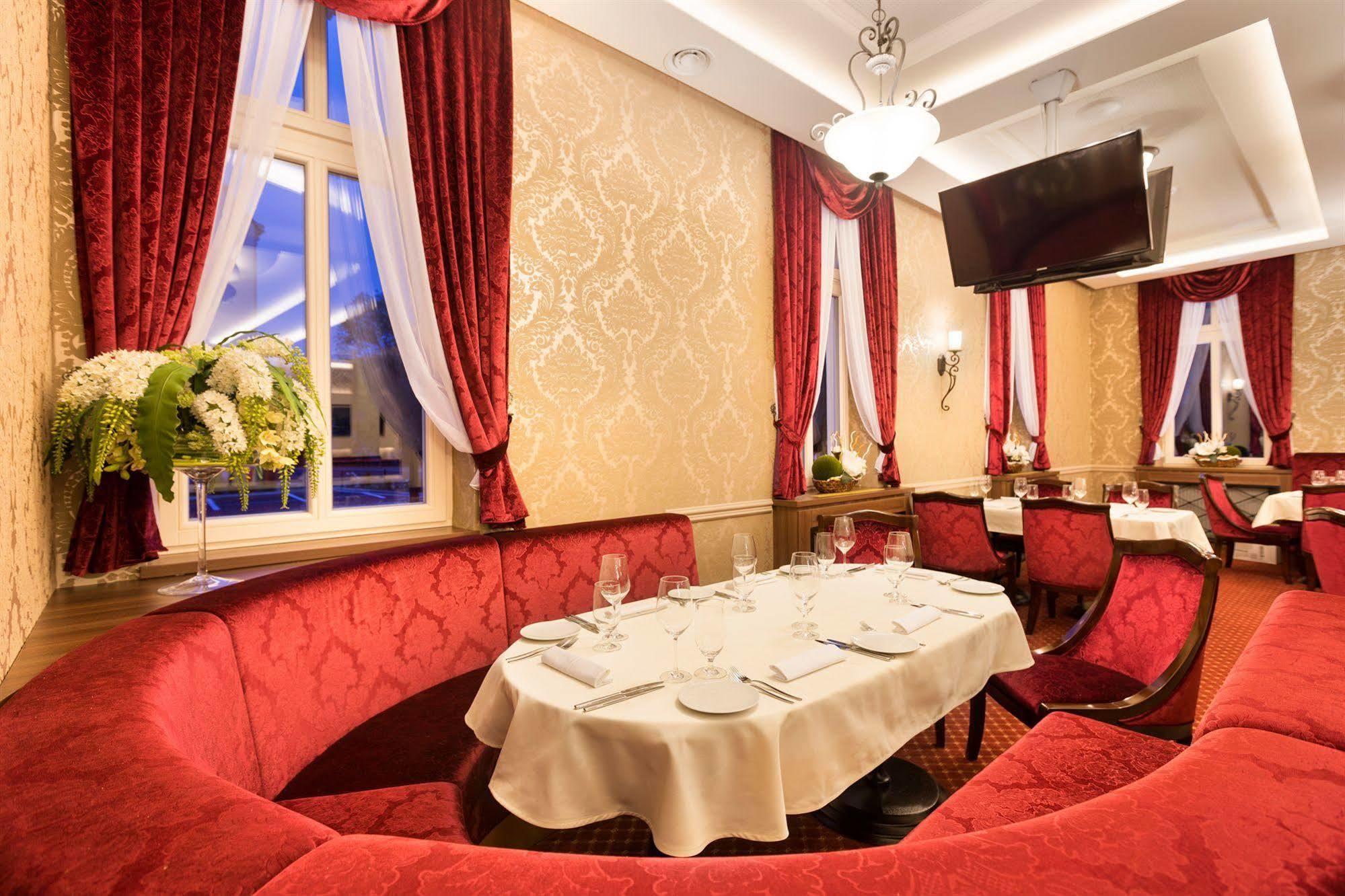 Hotel Dvorana Karlovy Vary Extérieur photo